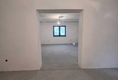 Casă cu 4 camere în Central - 3