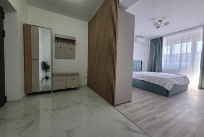 Garsonieră decomandată în Vest