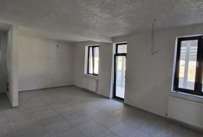 Casă cu 3 camere cu Teren 400 Mp în Vlădești