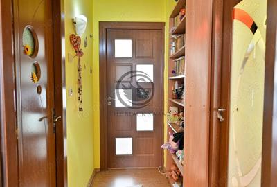 Apartament cu 3 camere semidecomandat, mobilat în Malu Roșu - 14