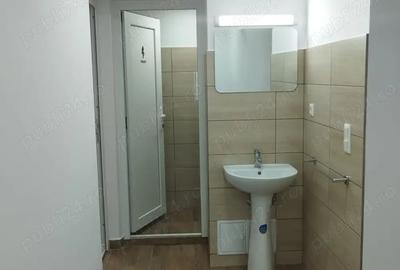 Spațiu comercial, de 50 mp, în Central - 3