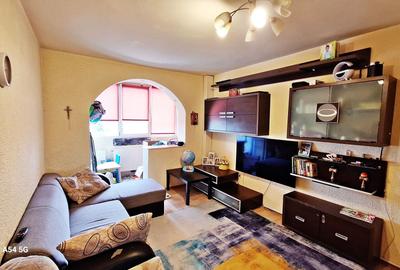 Apartament cu 2 camere decomandat în Florilor
