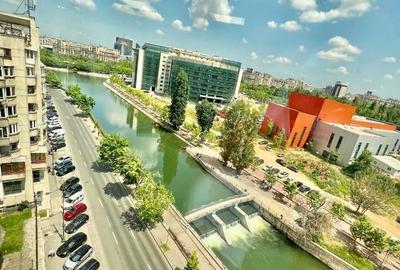 Birou, de 100 mp, în P-ța Unirii - 7