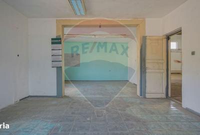 Spațiu comercial, de 794 mp, în Central - 7