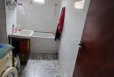 Apartament cu 3 camere decomandat în Aradului - 3