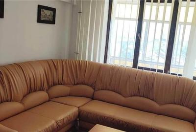 Apartament cu 3 camere decomandat în Crihala