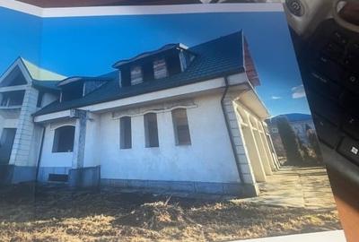 Casă individuală cu 9 camere cu Teren 2350 Mp în Central - 10