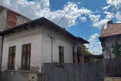 Casă cu 3 camere în 1 Mai - 1