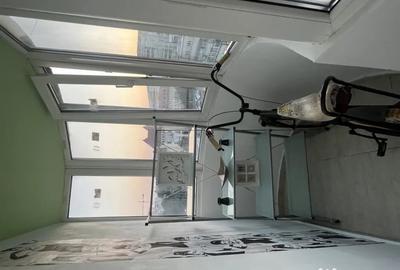 Apartament cu 4 camere decomandat în Central - 1