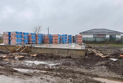 Casă cu 3 camere cu Canalizare în Balotești - 2