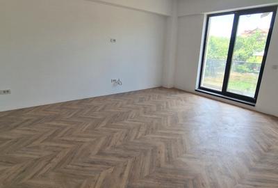 Apartament cu 3 camere decomandat în Galata