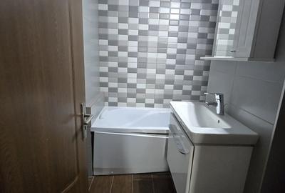 Apartament cu 3 camere decomandat în Micro 4 - 11