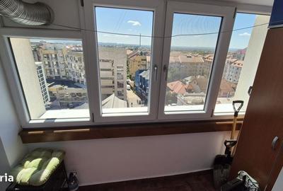 Apartament cu 3 camere semidecomandat în Ultracentral