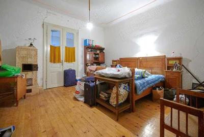 Casă cu 4 camere în Central - 3
