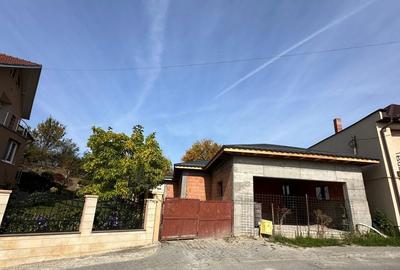 Casă cu 4 camere cu Teren 487 Mp în Central