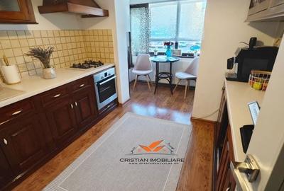 Apartament cu 3 camere decomandat în Ampoi 3