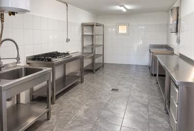 Casă cu 4 camere în Săcălaz