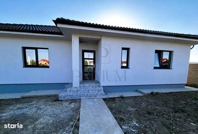 Casă cu 4 camere cu Teren 565 Mp în Șag - 2