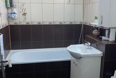 Apartament cu 3 camere decomandat în Central - 1
