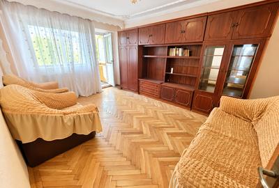 Apartament cu 3 camere decomandat în Obor