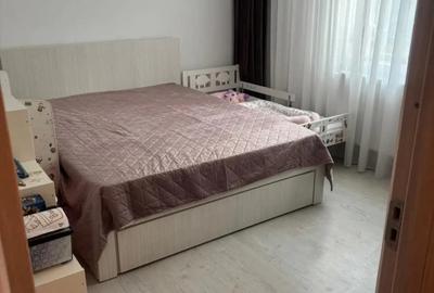 Apartament cu 2 camere semidecomandat în Craiovei
