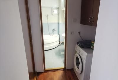 Apartament cu 4 camere în Gura Văii