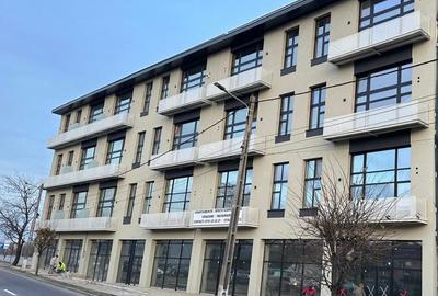 Spațiu comercial, de 250 mp, în Central - 4