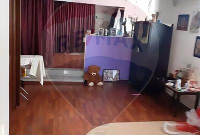 Casă cu 8 camere cu Teren 192 Mp în Siloz - 6