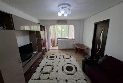 Apartament cu 3 camere semidecomandat în Central - 1