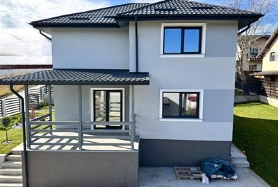 Casă cu 4 camere cu Teren 400 Mp în Rediu