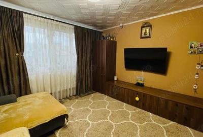 Apartament cu 3 camere semidecomandat în Basarab