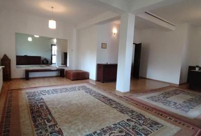 Apartament cu 5 camere în Calea Călărașilor - 1