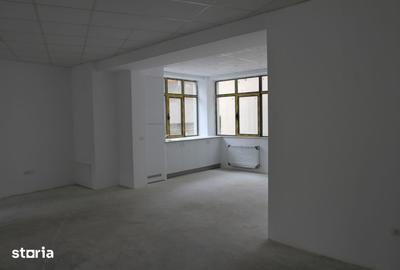 Spațiu comercial, de 134 mp, în Romană