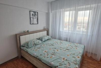 Apartament cu 4 camere decomandat în Rovine - 1