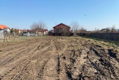 Teren de 1000 mp, în Buda