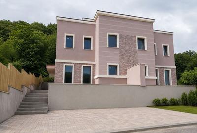 Duplex cu 5 camere cu Canalizare în Florești - 1