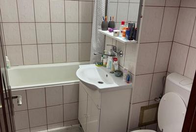 Apartament cu 3 camere în Decebal