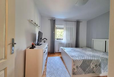Apartament cu 3 camere decomandat, mobilat în Bistrița Lac