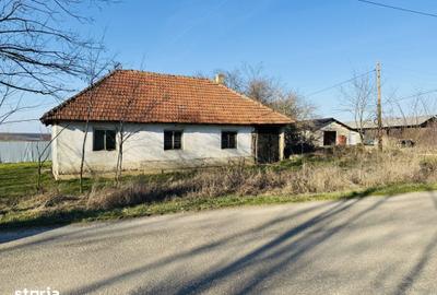 Casă cu 3 camere cu Teren 1000 Mp în Cetariu