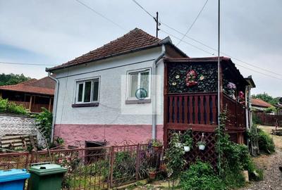 Casă individuală cu 2 camere cu Canalizare în Certeju de Sus