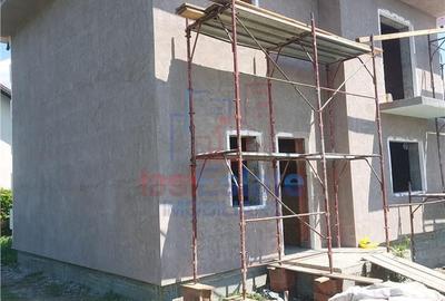 Casă cu 4 camere cu Teren 250 Mp în Miroslava - 1