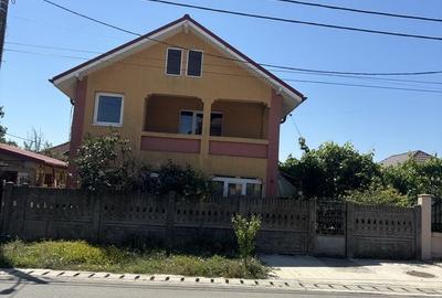 Casă cu 4 camere în Podari
