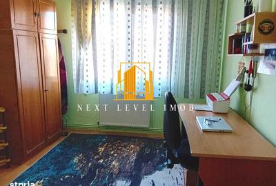 Apartament cu 3 camere decomandat în Găvana