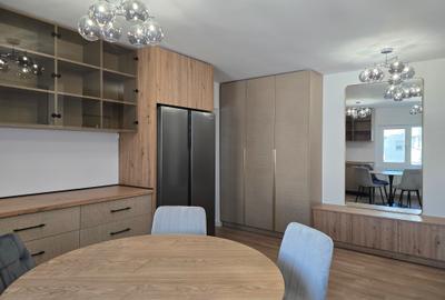 Apartament cu 4 camere decomandat în P-ța Alba Iulia