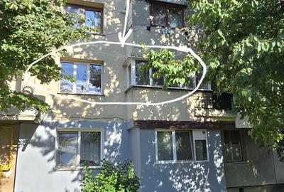 Garsonieră decomandată în Coman
