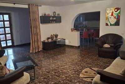 Casă cu 8 camere cu Canalizare în Garoafa - 13