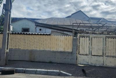 Casă individuală cu 5 camere cu Teren 200 Mp în Micro 5