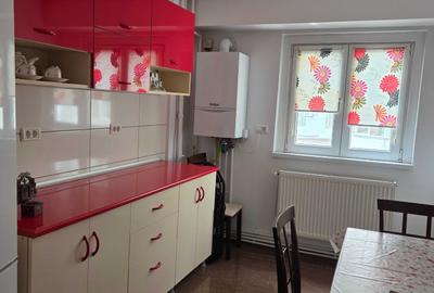 Apartament cu 3 camere decomandat în Exterior Vest - 1