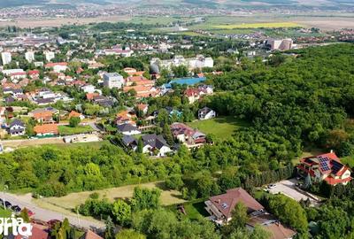 Teren de 1464 mp, în Central - 2
