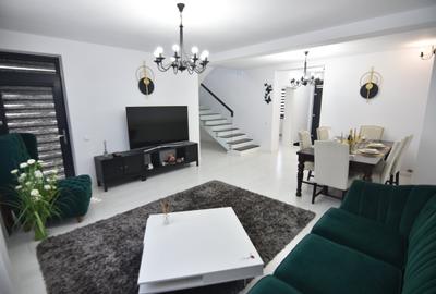 Duplex cu 4 camere cu Canalizare în Domnești